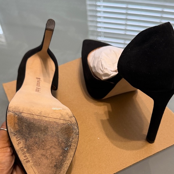 Gianni Bini Classic Black Heels - Picture 5 of 10